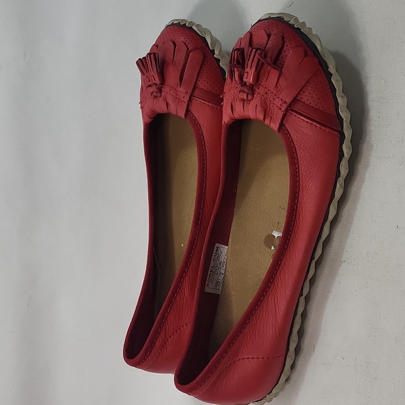 Sorel Red Tassel Leather Slip-On Flats Size 9.5 Women - Picture 1 of 7
